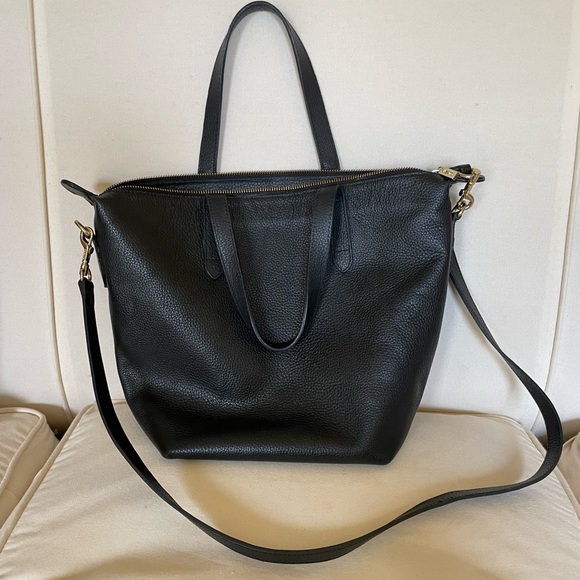 Cuyana Handbags - Cuyana Pebbled Leather Carryall Tote Black Crossbody